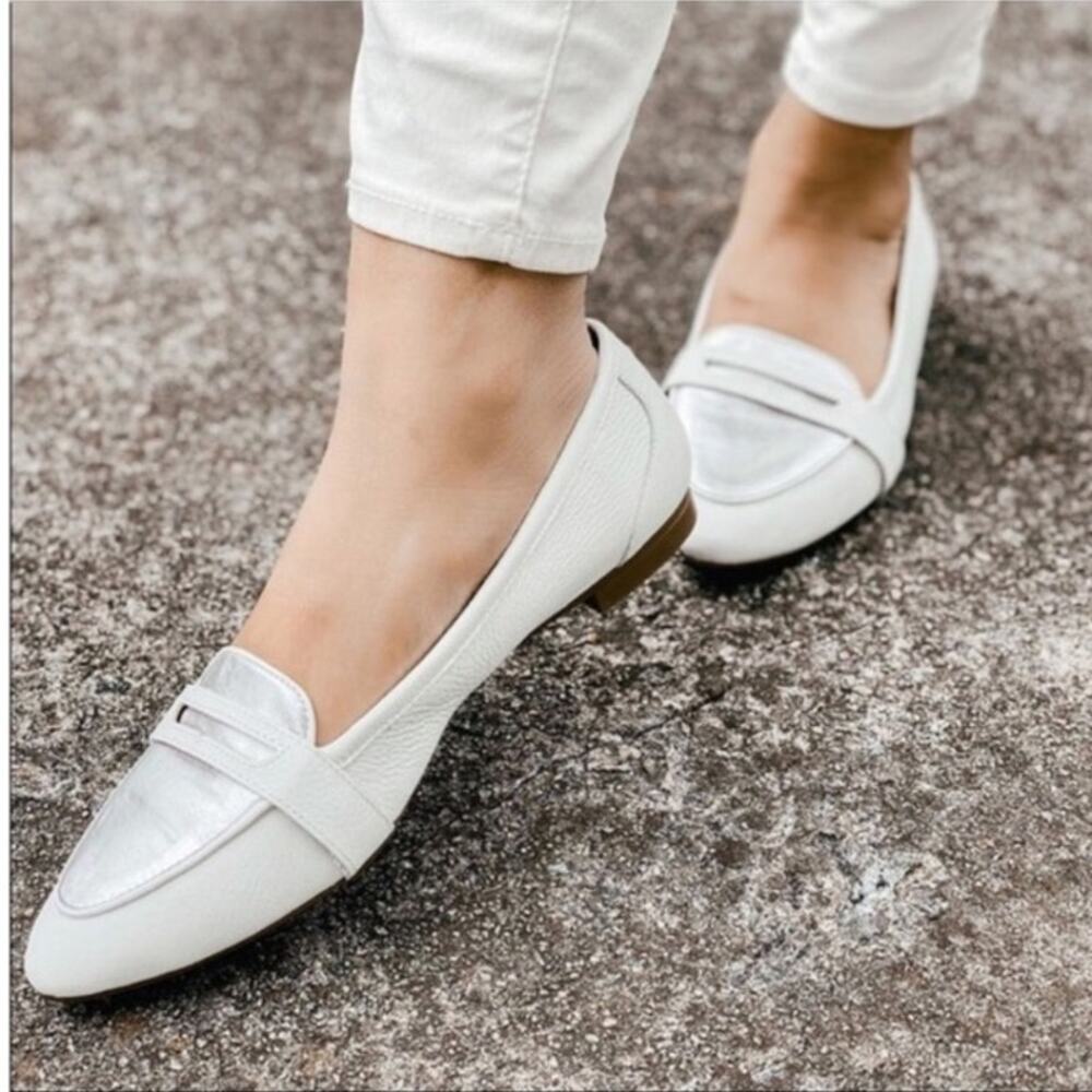 Vionic White & Metallic Silver Leather Savannah Preppy Pointed Penny Loafer